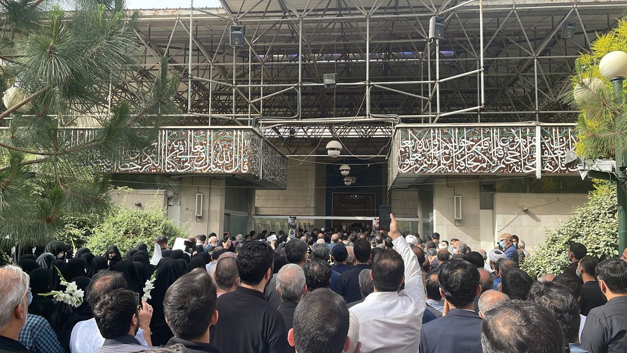 تشییع جنازه آیت الله فاطمی نیا در دانشگاه تهران + عکس 2