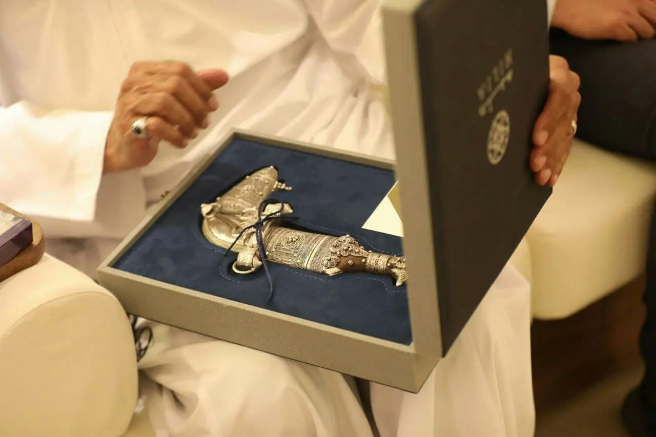 هدیه-عمان-به-احمدی-نژآد