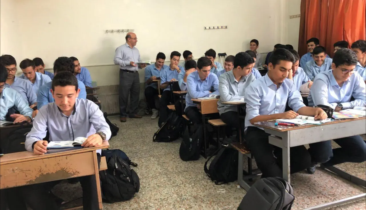 آموزش-در-مدرسه