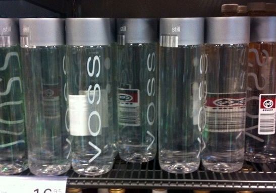 هر بطری آب معدنی ۵۰۰ هزار تومان! / ماجرا چیست؟