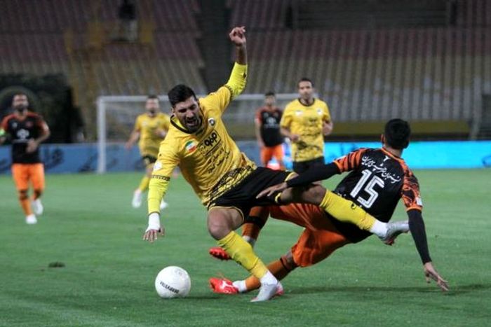 بمب پرسپولیس در آستانه هایجک
