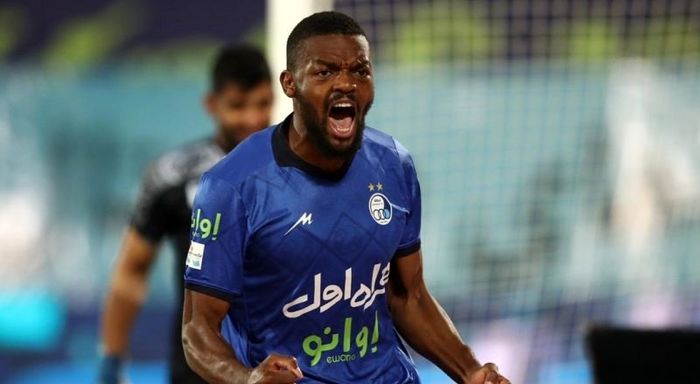 مهاجم گلزن استقلال ساز جدایی زد؟