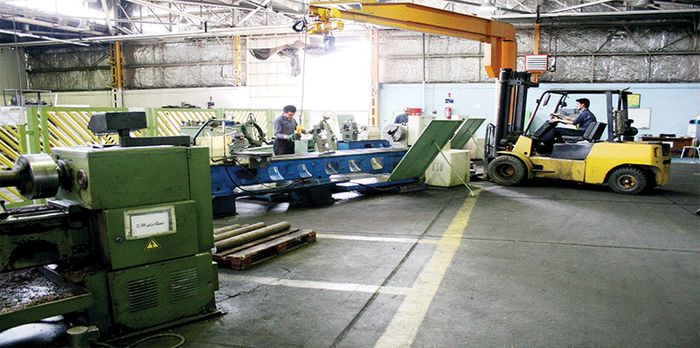 صاحبان صنایع وقت‌کشی می‌کنند