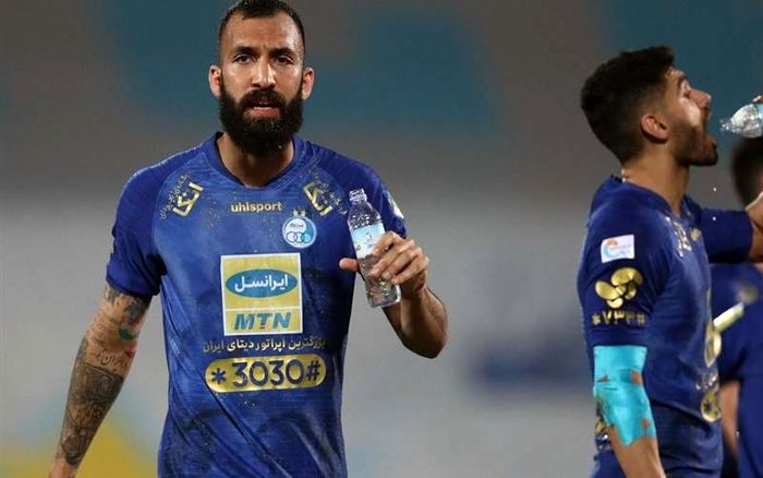 رجز خوانی هافبک استقلال برای پرسپولیسی‌ها