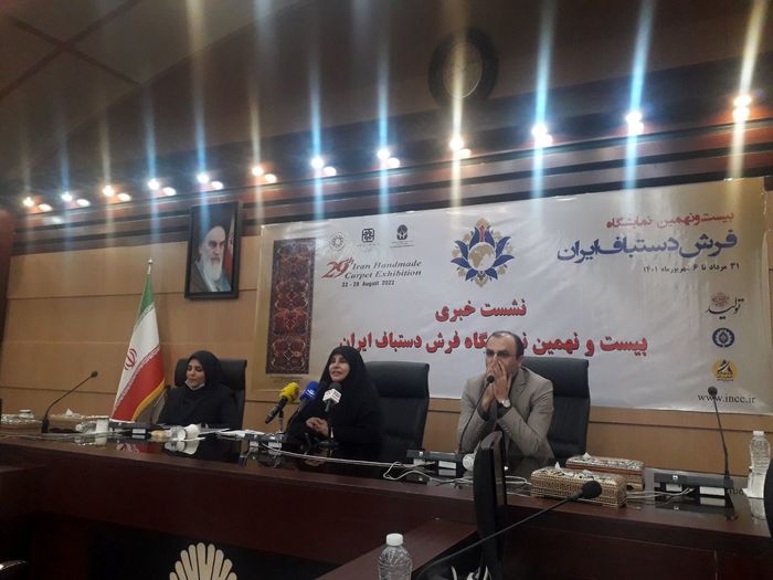 صادرکنندگان فرش؛ میتوانند خودرو وارد کنند