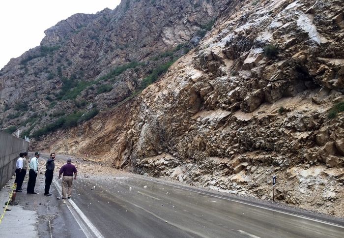 محور هراز مسدود شد